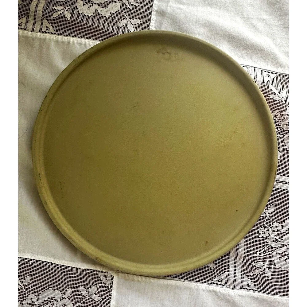The Pampered Chef 8.5in Round Stoneware Pizza Tray Beige Easy Clean L154